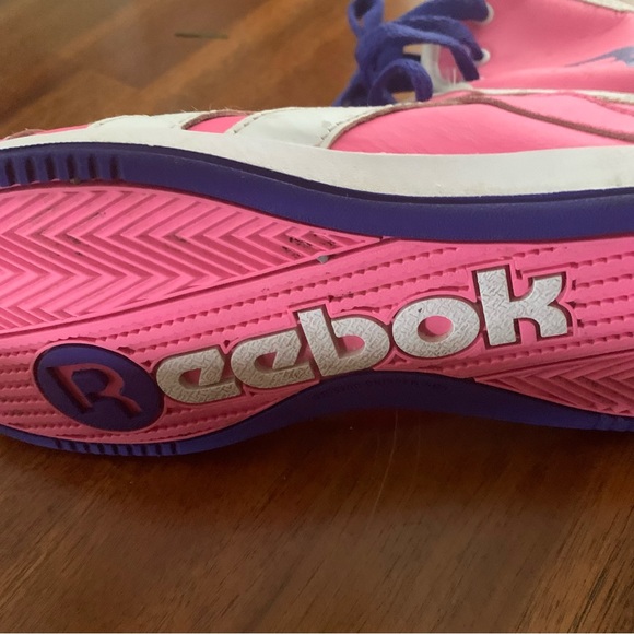 Ladies Reebok Classic Sneakers - Picture 11 of 11